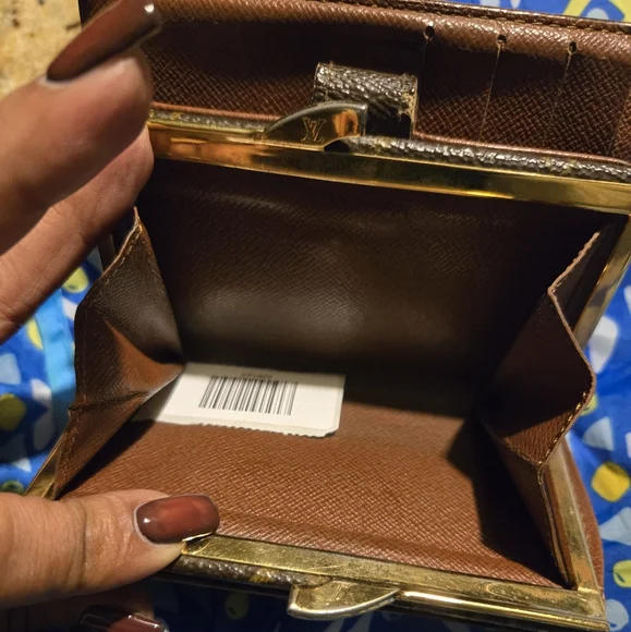 Louis Vuitton Monogram Wallet-WELL LOVED! - Picture 9 of 9